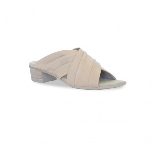 Munro Sandals | WOMEN'S LEE-Camel Lamb - Click Image to Close