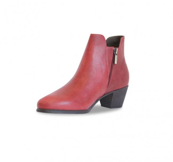 Munro Boots | WOMEN'S JACKSON-Red Distressed Leather - Click Image to Close